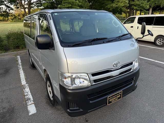 総展示台数約80台以上。バン専門店です。あなたにピッタリのお車が見つかるはず！