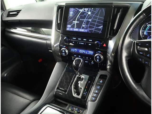 オシャレなインテリアで運転する気分も盛り上がりますよね＾＾