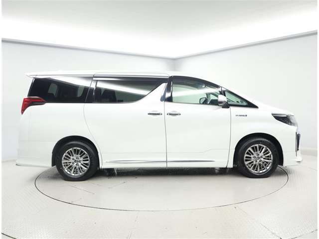 私たちは「喜んでいただける」お車を目指しています。中古車なんて「値段は安いけど…」あんしんして乗れるのかな～なんて不安になるお客様も多いと思います。不安を解決し、いいお車選びしてください！