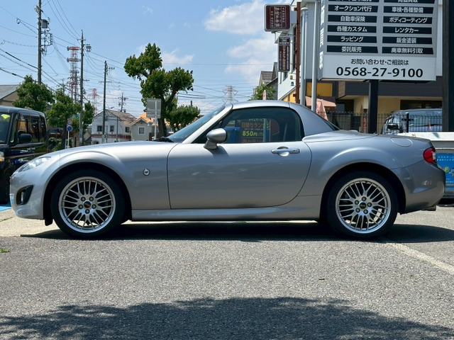【ガラスコーティング】 当社では【ボディーガラスコーティング】も施工可能ですお車の艶が出て汚れにくく、お手入れも楽ちんですお気軽にスタッフまでお尋ね下さい