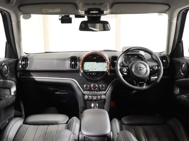 ■高年式、低走行、装備や価格に魅力があるなど、専門店の目線で厳選した高品質なミニのみ厳選し、約250台以上の新旧ミニの中からお気に入りの1台をお選びいただけます■マッチした1台がきっと見つかりますよ♪