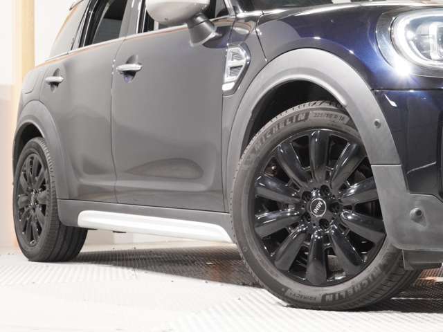 ■ショールーム以外のモータープールにて保管している車輌が多数あるため、実車をご覧になりたい場合は、お手数ですがご来店前に事前確認のご連絡を頂きますようお願い致します。