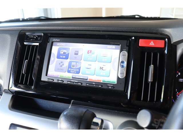 純正ギャザズナビです！TV、Bluetooth接続、CD、DVD再生などオーディオも充実しています♪