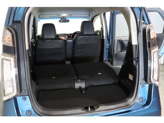 シートも簡単に倒すことができます！