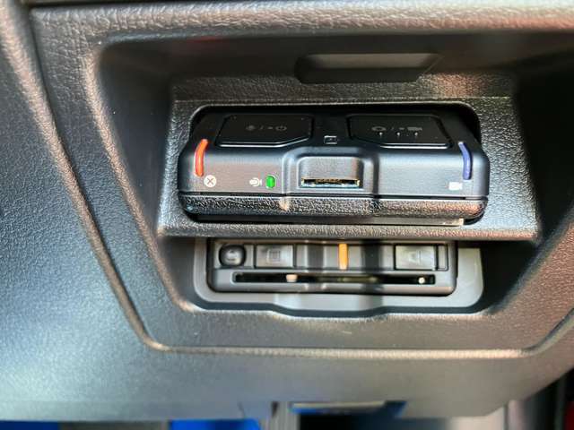ETC車載器付きです。早朝・深夜割引など通行料金もお安くご利用頂けます。マイレージ登録などでポイントを貯めれば無料通行も可能になりますよ☆