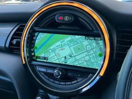 先進のBMW　タッチパッド付きi-driveとほぼ同性能のHDDナビゲーションになります。USBインターフェースやブルートゥースオーディオなど様々な先進機能をお楽しみいただけます。