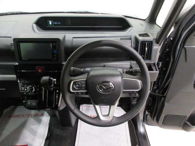 ダイハツのお店では、ダイハツ車を知り尽くしたプロフェッショナルが、専用の診断機器を使って各システムを点検しております。