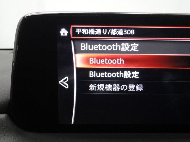 Bluetoothに接続することで、スマートフォンに入っている音楽アプリを車内で楽しめたり、通話が出来ます♪