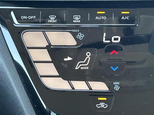 【オートエアコン】車内温度を感知して自動で温度調整をしてくれるのでいつでも快適な車内空間を創り上げます！