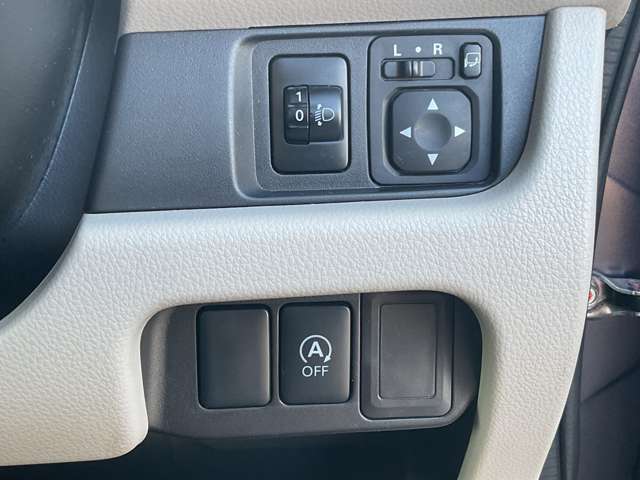 運転席回りのスイッチ類です。