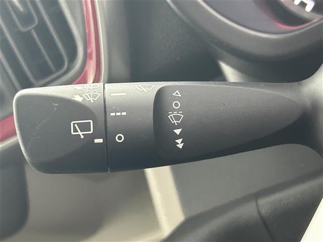 気になる車はすぐにお問い合わせください！画面右側の0066から始まる無料ダイヤルからお問い合わせ下さい！専門スタッフがお車のご質問にお答えいたします！
