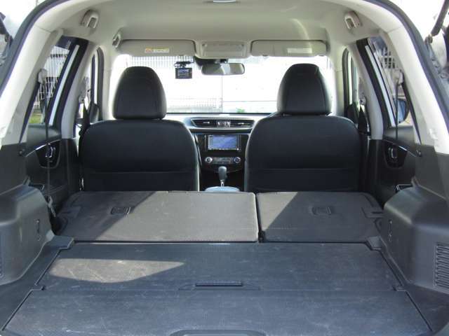 当社にてタイヤ交換も承っております●新品タイヤから中古タイヤやスタッドレスタイヤ等も当社でお安く承りますよ●もちろん社外アルミホイールの取付も承っております●お気軽に当店スタッフまでご相談下さいね●