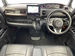 【インパネ全体】全方位で視界が広く、高い目線で運転もしやすいです！