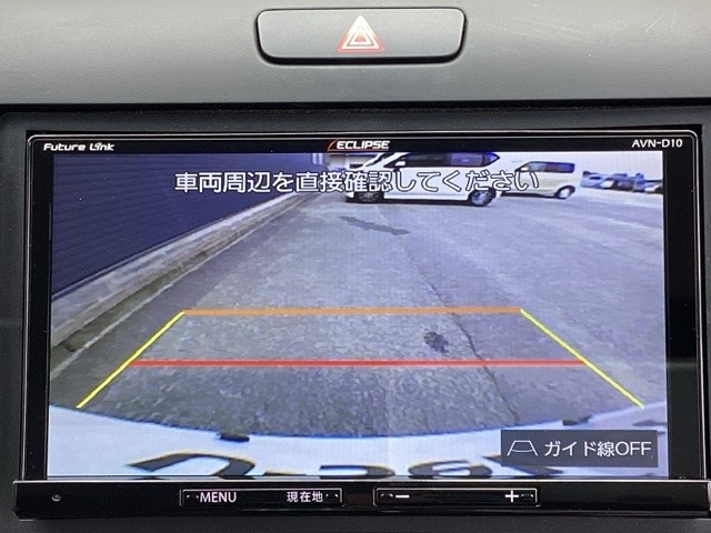 バックカメラも装備しております。車庫入れの苦手なお客様も安心！重宝してくれます！