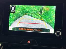 【バックカメラ】駐車時に後方がリアルタイム映像で確認できます。大型商業施設や立体駐車場での駐車時や、夜間のバック時に大活躍！運転スキルに関わらず、今や必須となった装備のひとつです！