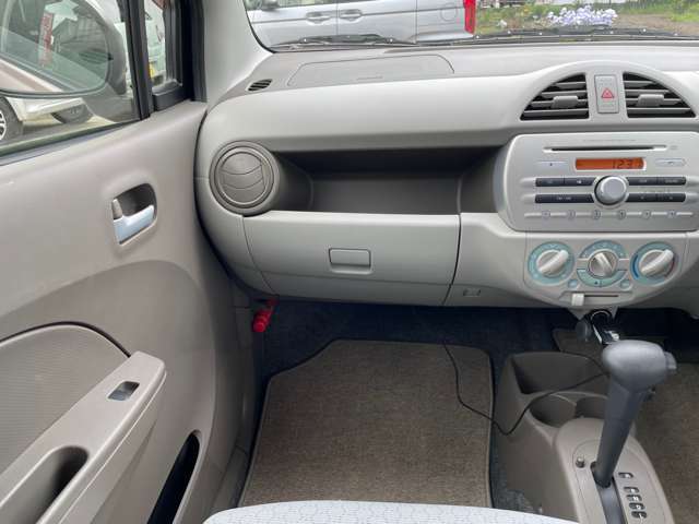 愛車のコーティングなども行っております。毎年100件以上の施工実績がありますので、ご安心してお頼みください。