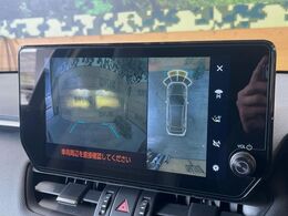 【パノラミックビューモニター】専用のカメラにより、上から見下ろしたような視点で360度クルマの周囲を確認することができます☆死角部分も確認しやすく、狭い場所での切り返しや駐車もスムーズに行えます。
