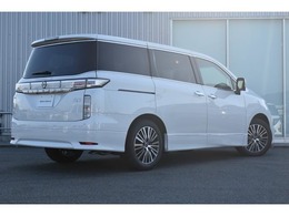 人気のエルグランドが入庫しました。是非現車を見にご来店下さい。