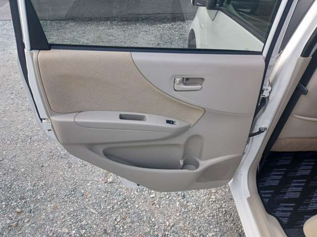 車庫証明費用別途です。