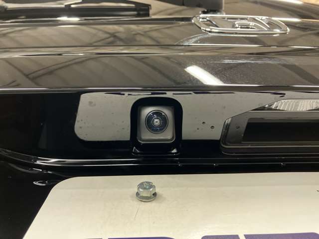 ■充実のアフターサービス■　車の販売はもちろん、自社整備工場・自社鈑金工場・オイル交換＆点検専門店舗を完備しておりますので納車後もお客様のカーライフをトータルでサポートいたします。