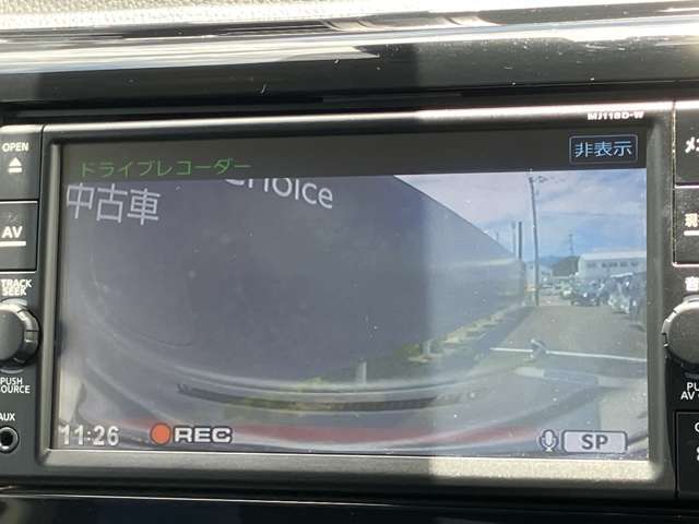 ドライブレコーダーの映像。ナビのモニターに映像を映し出せます