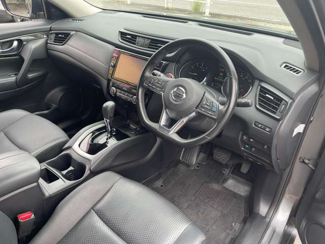 お煙草など、車内に気になる臭い等はございません。もちろん、お納車前にはしっかりとクリーニングも致しますのでご安心下さい！