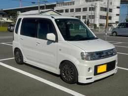 店主のお気に入りの車です　LEDのフォグにしてあります　メッキグリルがいいですよね　RAYSのホイルに変更しましたw　テインのダウンサスでいい感じにローダウンしてます