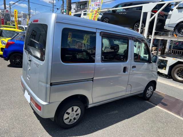 お買い求め安い価格の軽箱バン入庫走行多いですが価格で割り切って納得いただける方是非人気上級グレードクルーズハイルーフATがこの価格趣味の車練習用にもってこい細かいこと気にする方はご遠慮ください