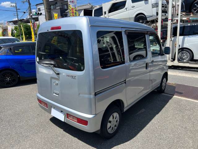 お買求め安い価格の軽箱バン入庫走行多いですが価格で割り切って納得いただける方是非ナビBカメラ人気上級グレードクルーズハイルーフATがこの価格趣味の車練習用にもってこい細かいこと気にする方はご遠慮ください