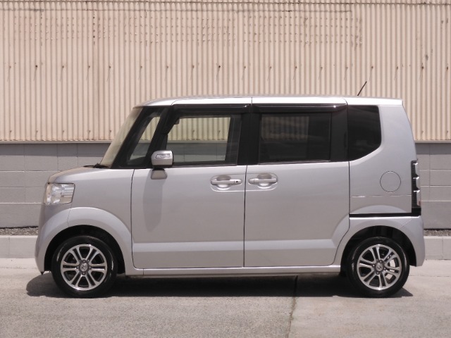 車両本体価格以外に必要な諸費用を含めたお支払い総額で検討して下さい！車両価格は安いけど諸費用が高い！なんてことにならないように当店は購入に必要な金額＝総額を表示しております！