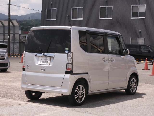 認定中古車では、厳しいHonda認定基準をクリアした厳選されたHonda認定中古車のみ、取り扱っております。「ご購入前の安心」「納車後の信頼」を車両と一緒に提供しております。