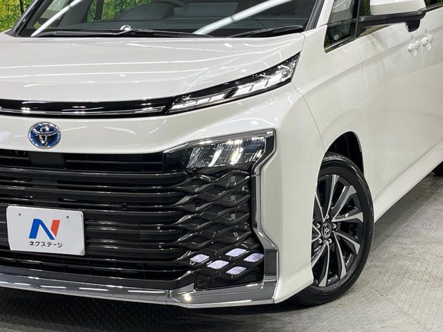 【LEDヘッドライト】悪天候や夜間走行時も良好な視界を確保し安心して運転できる高輝度LEDヘッドライトを装備！点灯速度が早く、消費電力も抑えられています。