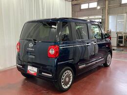 落ち着いた配色とセオリー専用アクセントで大人の上質空間を演出！