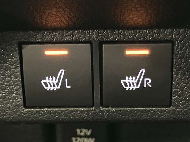 さらには両側電動スライドドアです★両方のドアが自動で開くのでお子様や高齢の方でも乗り降りが楽々です♪