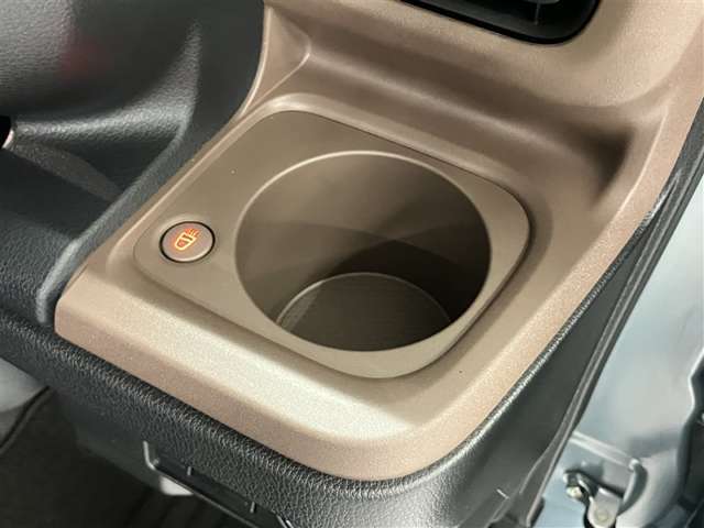 ご来店希望ございましたら、ご出発される時にお電話いただければ、その時点で在庫確認いたしまして、商談中でなければ向かっていただいている間、予約にしお待ちすることができますのでお気軽にご連絡ください。