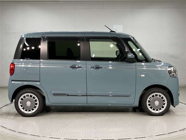 ご来店希望ございましたら、ご出発される時にお電話いただければ、その時点で在庫確認いたしまして、商談中でなければ向かっていただいている間、予約にしお待ちすることができますのでお気軽にご連絡ください。