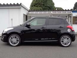 万が一の故障の際も安心な保証付！お客様の近隣の保証会社提携工場で修理可能です。【1年間・走行距離無制限】※輸入車は6ケ月・走行距離無制限。全国各地のお客様へ納車後も安心な保証サービスをご提供致します。