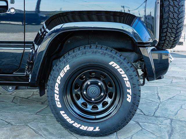 タイヤはMONSTA　TERRAIN　GRIPPER、サイズは215/70R16になります。