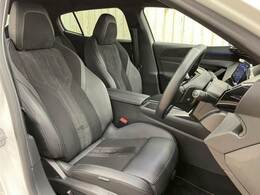 【全周囲モニター】を装備しております。全周囲カメラで危険察知。狭い駐車場でも安心して駐車できますね。
