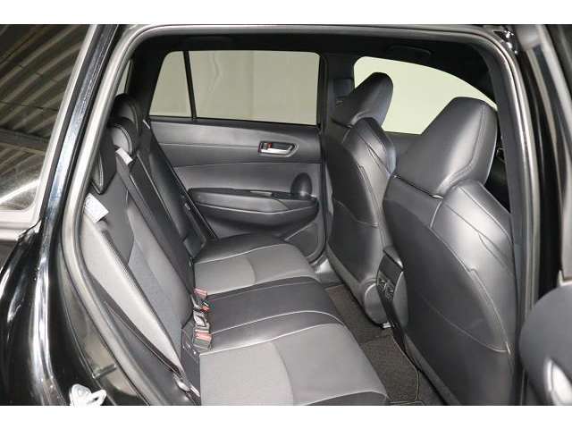 ゆったりとくつろげる、快適なリヤシート。