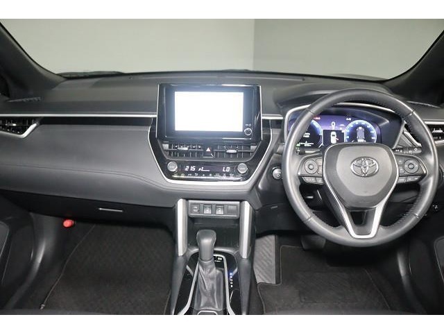 スタイリッシュなデザインのインパネ部。　視認性も良く操作がしやすいレイアウトです。