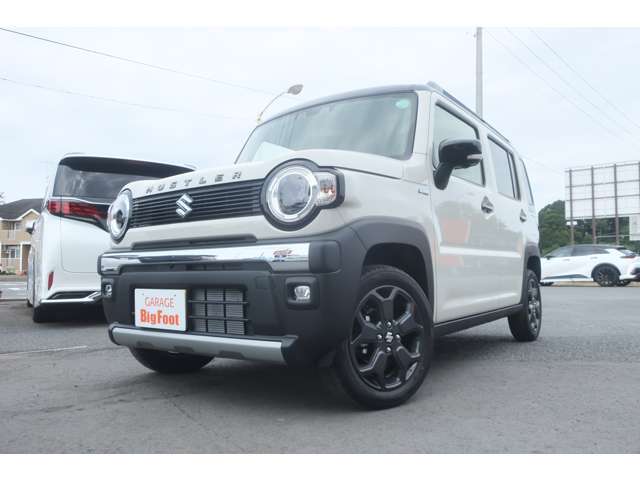＜純正9型ナビ＞　＜TVフルセグ＞　CD　DVD　Bluetooth　パノラマビューモニター　バックカメラ　シートヒーター　後席パーソナルテーブル　LEDヘッドライト　スズキセーフティサポート