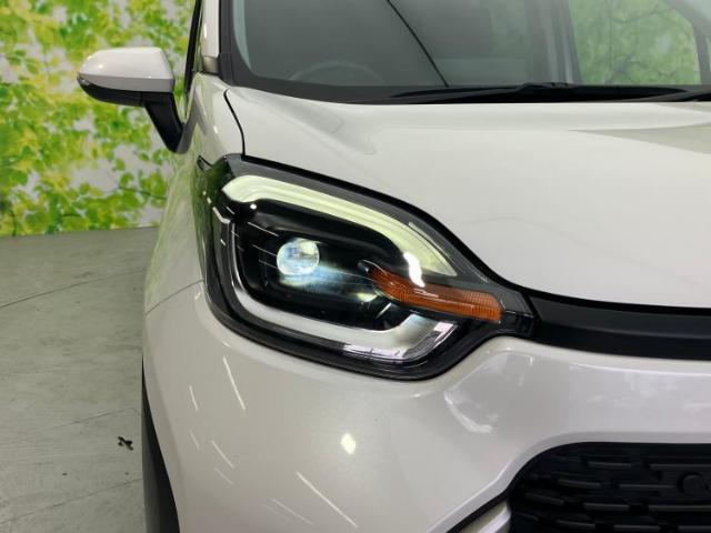 WECARSの展示場では実際に見て、触ってお車をお選びいただけます！知識の豊富な営業スタッフが様々なカーライフをご提案いたします！