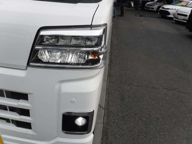 LEDヘッドライトです