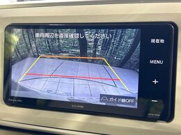 【バックカメラ】駐車時に後方がリアルタイム映像で確認できます。大型商業施設や立体駐車場での駐車時や、夜間のバック時に大活躍！運転スキルに関わらず、今や必須となった装備のひとつです！