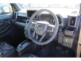 ハンドル周りもスッキリしていて運転しやすいです。