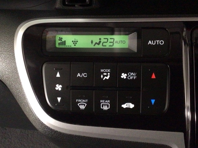 【オートエアコン】汗ばむ夏・ジメジメする梅雨時・冷え冷えする冬も快適☆♪　簡単操作で、春夏秋冬　一年中快適です♪お好みの温度をセットするだけで、エアコンの風量などを自動でコントロールします♪☆