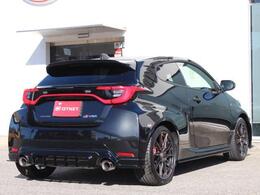 ご来店前にお問合せフォームから「来店予約」をお願い致します。予約ナシの当日のご来店については恐れ入りますがお電話で在庫確認をお願い致します。展示場とは別のバックヤードに保管している場合がある為です。