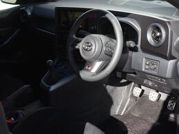 ご来店前にお問合せフォームから「来店予約」をお願い致します。予約ナシの当日のご来店については恐れ入りますがお電話で在庫確認をお願い致します。展示場とは別のバックヤードに保管している場合がある為です。