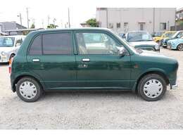 ☆男性も女性も様になるデザインです！一目見ただけで、この魅惑的なボディーが存在感を放っていることが分かって頂けると思います。